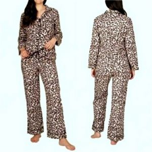 Leopard Print 2piece Flannel Pajamas